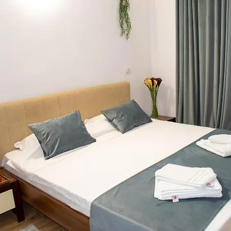 Konukevi Le Premier 3*